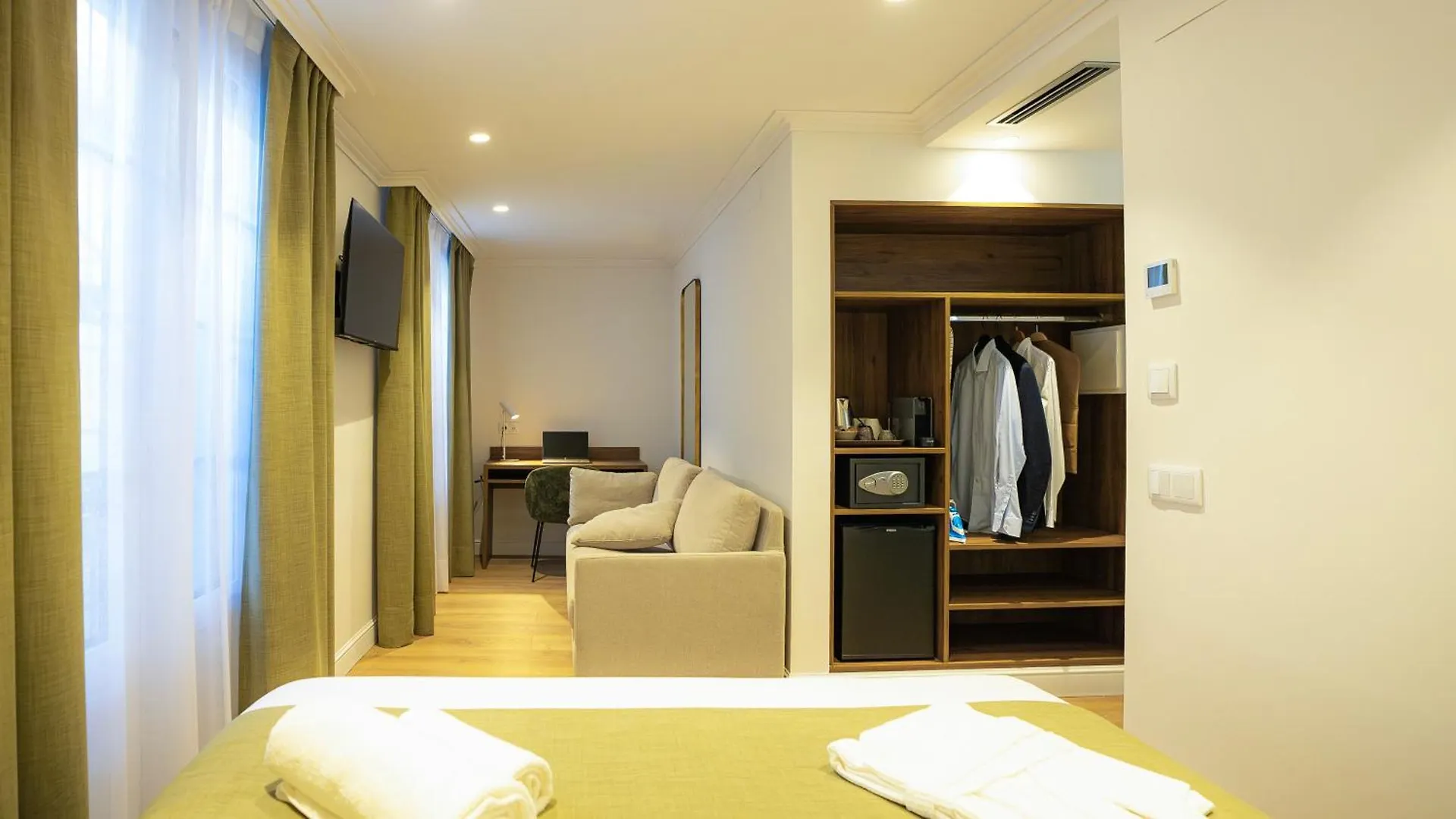 Casa Pince Hotel Barcelona Spain